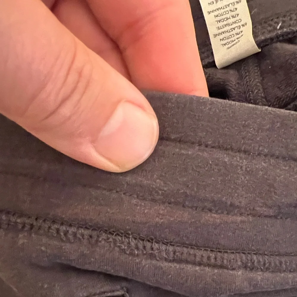 Alo Yoga Urban Moto Jogger Sweatpants in Grey, Women’s size XS